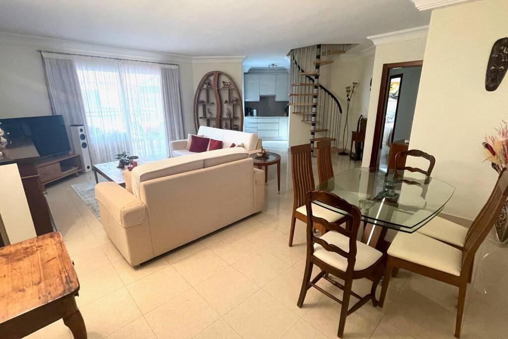 Luxurioese Duplex Ferienwohnung In Sehr Ruhiger Wohnanlage Mit Meerblick Palm-mar Kültér fotó